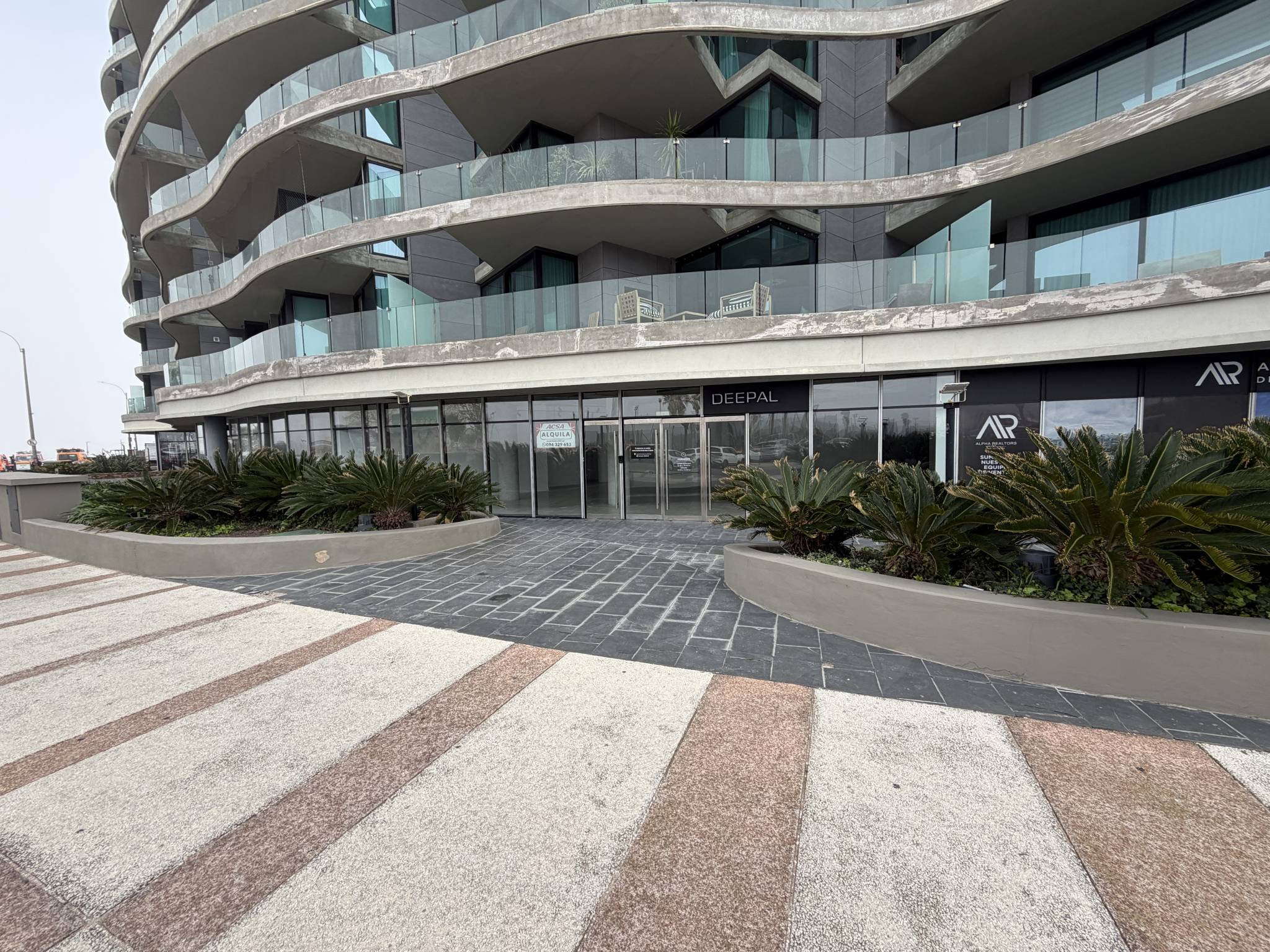 Alquiler Local comercial en la Rambla con 190 Mts2 en Buceo · Foto 2
