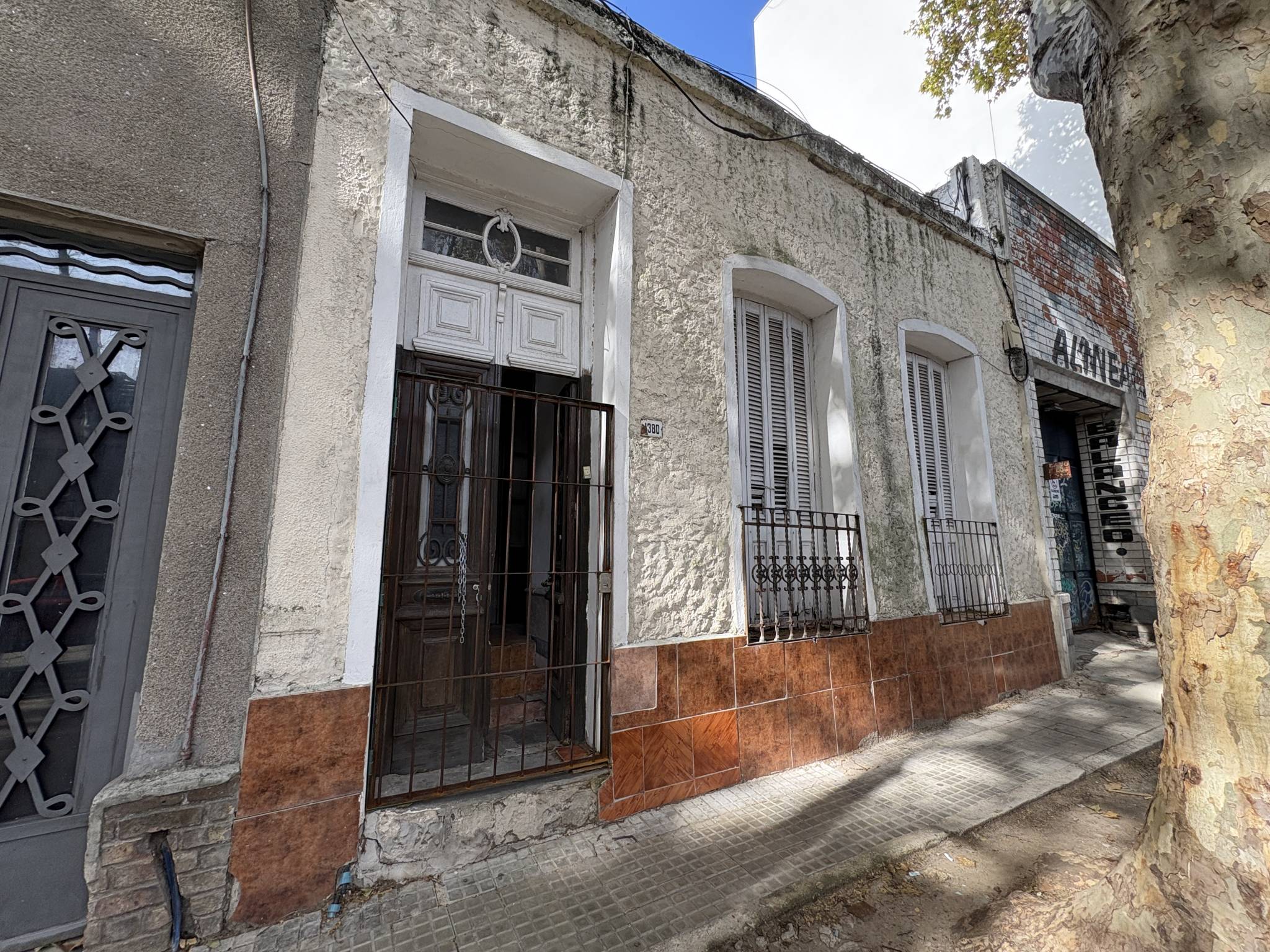 Venta de Casa con 2 dormitorios y patio en Cordon Sur