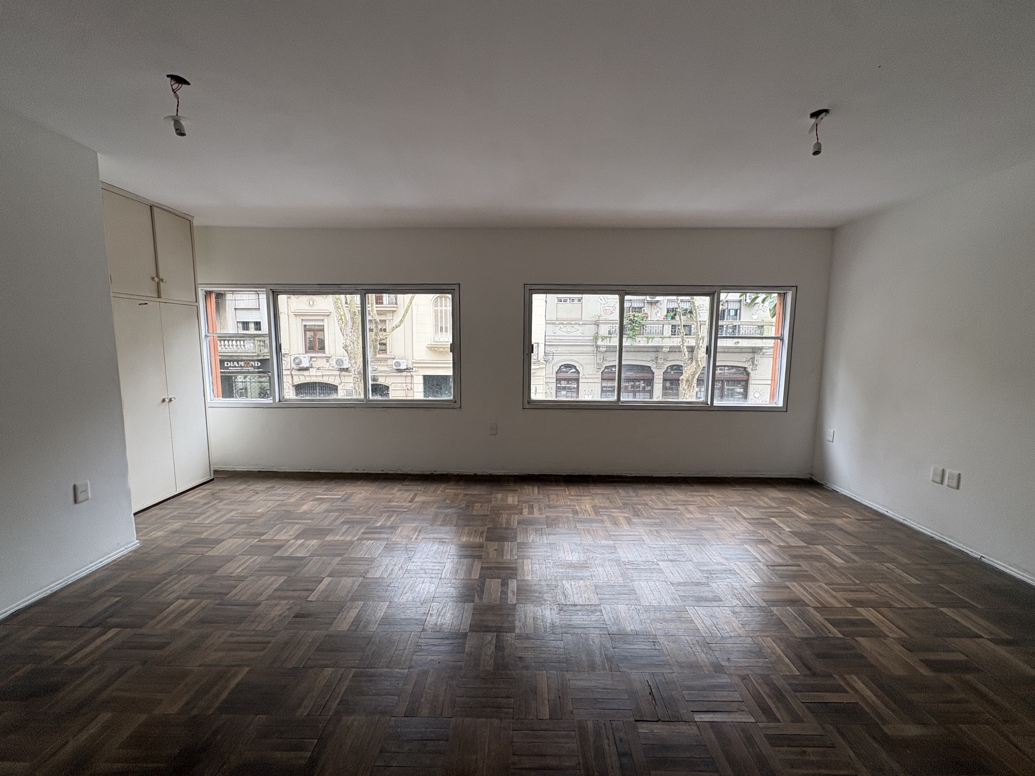 Alquiler - Apartamento al frente con dos dormitorios en el Centro · Foto 2