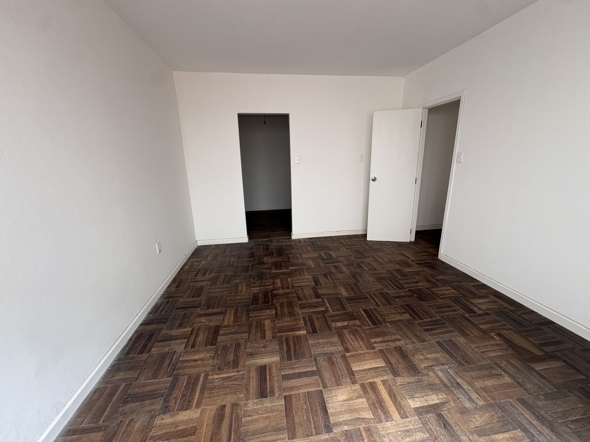 Alquiler - Apartamento al frente con dos dormitorios en el Centro · Foto 12