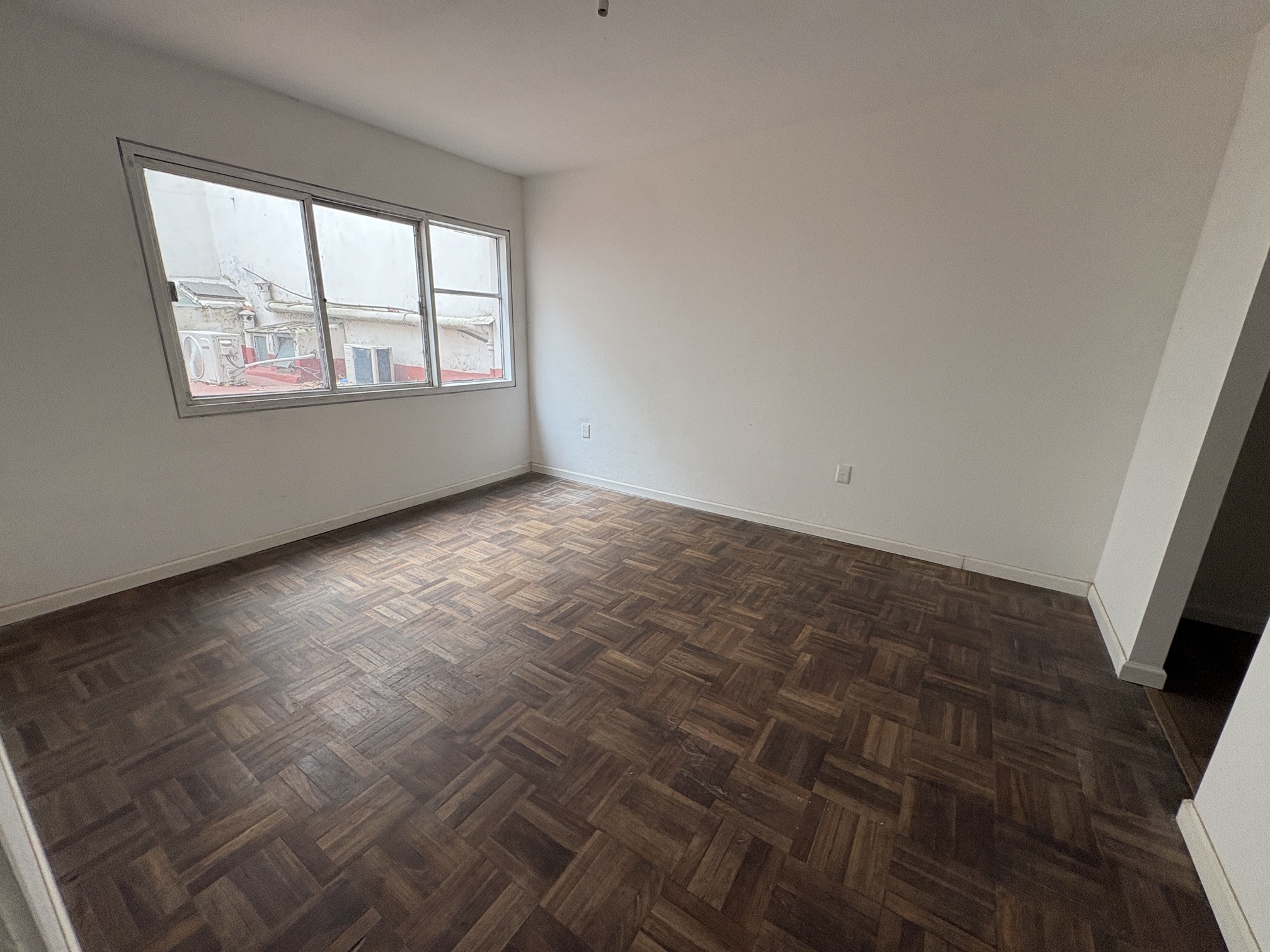 Alquiler - Apartamento al frente con dos dormitorios en el Centro · Foto 11