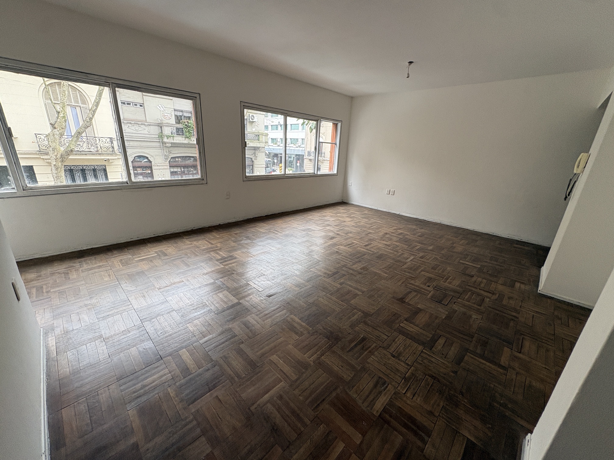 Alquiler - Apartamento al frente con dos dormitorios en el Centro · Foto 4