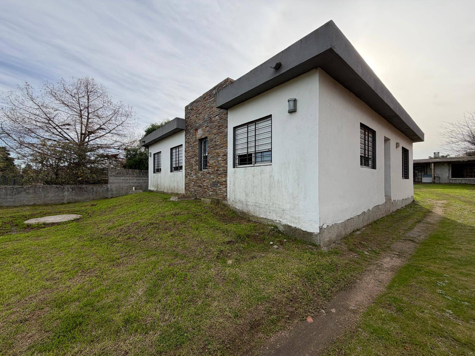 Venta de 2 Casas en un padron con 4 dormitorios en Solymar Norte - foto 2