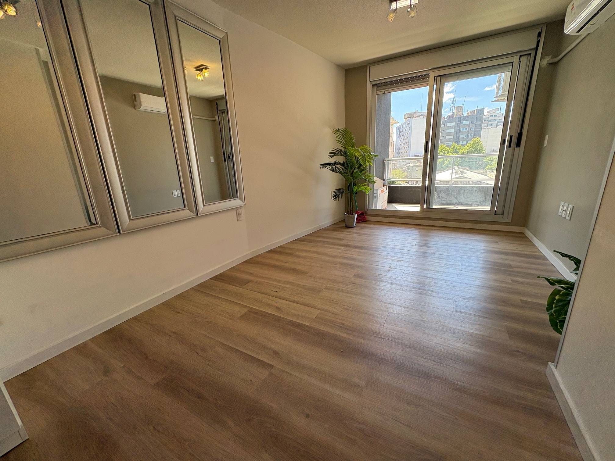 Alquiler - Apartamento con terraza en Cordon - Soriano y Salto