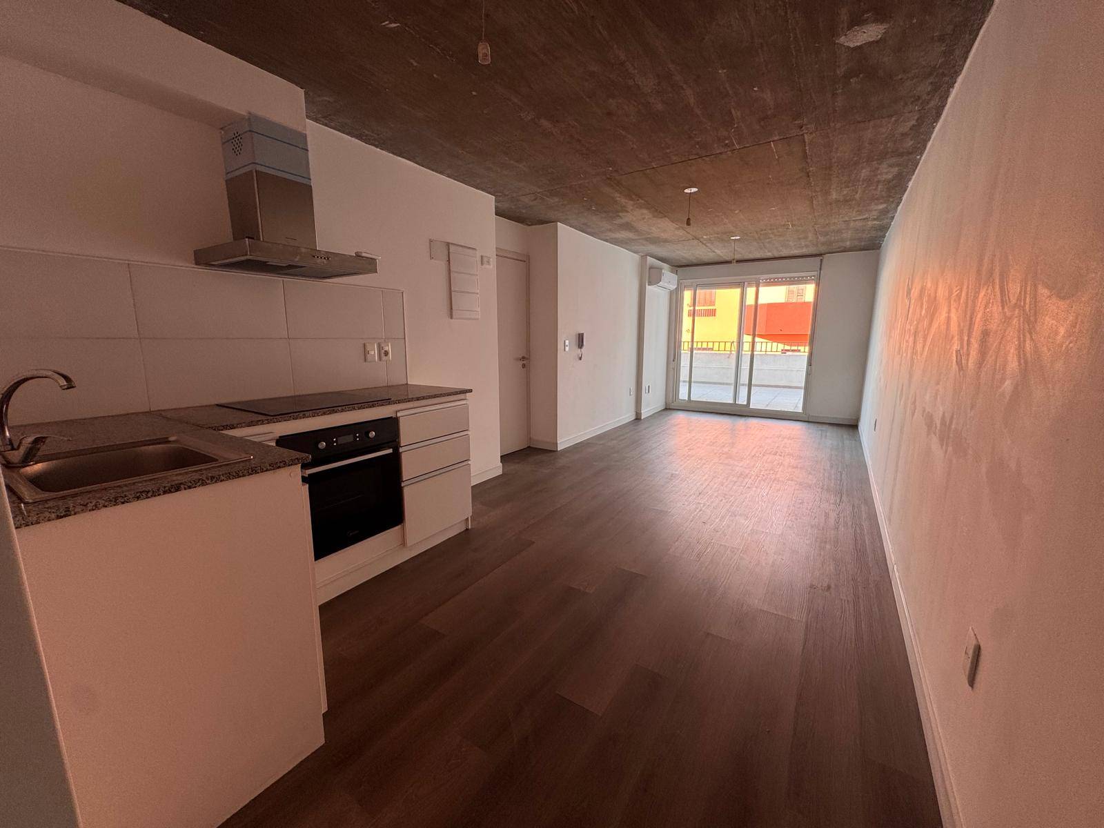 Alquiler de Apartamento en Arenal Grande con 1 dormitorio y amplia terraza en Cordon · Foto 10
