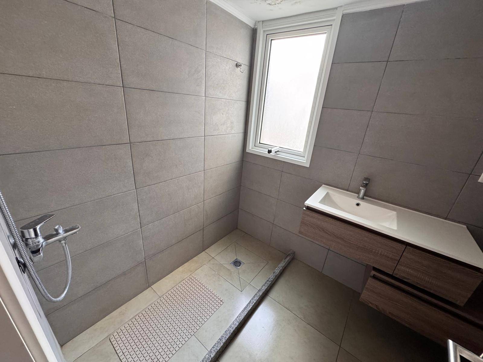 Alquiler de Apartamento en Arenal Grande con 1 dormitorio y amplia terraza en Cordon · Foto 8