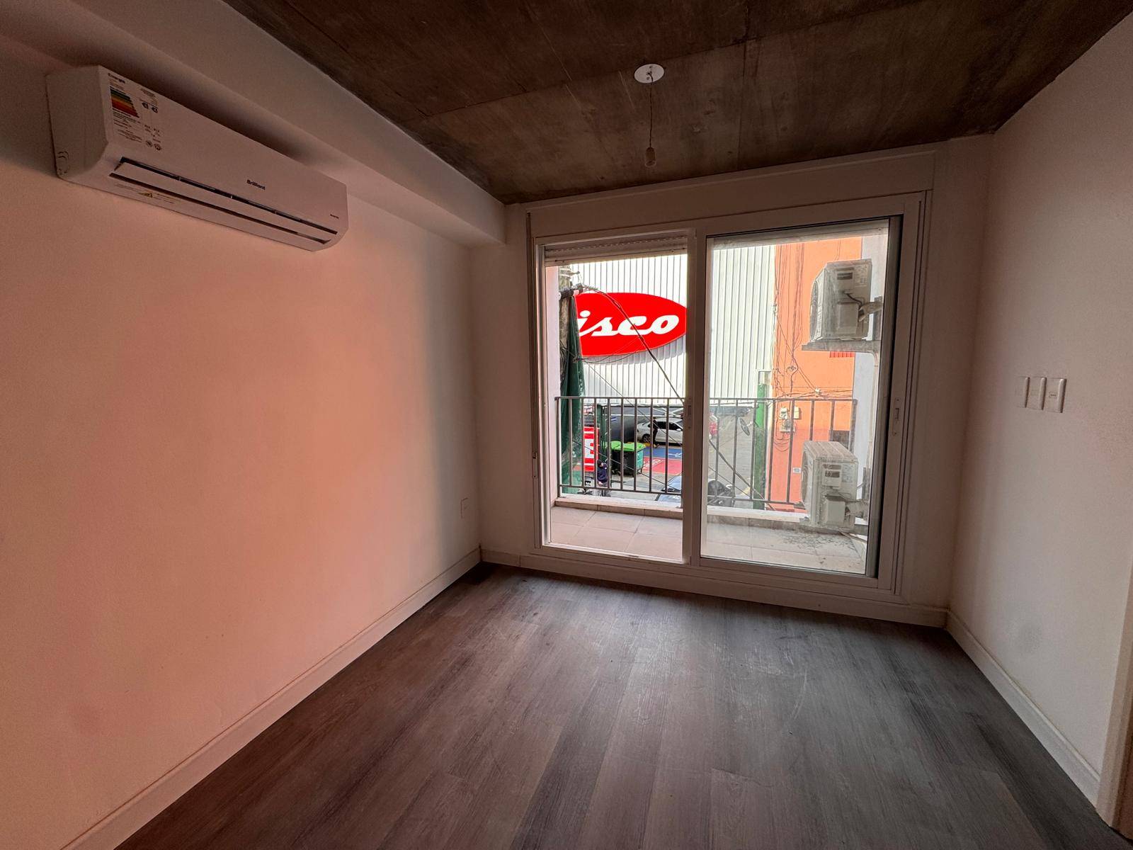 Alquiler de Apartamento en Arenal Grande con 1 dormitorio y amplia terraza en Cordon · Foto 2