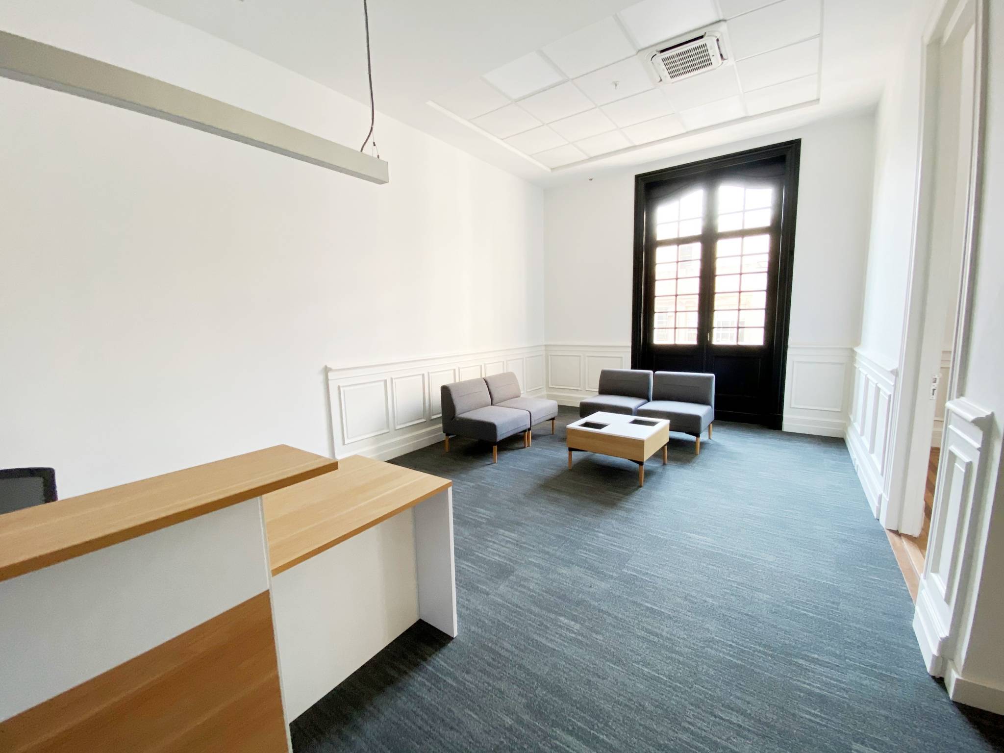 Alquiler  Oficinas/Local Comercial en Ciudad Vieja · Photo 6
