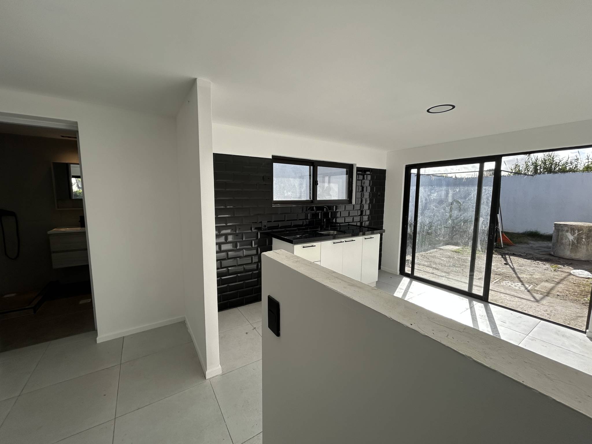 Alquiler de Apartamento en De los Constituyentes ( ex calle 34) con 1 dormitorios en Solymar · Foto 3