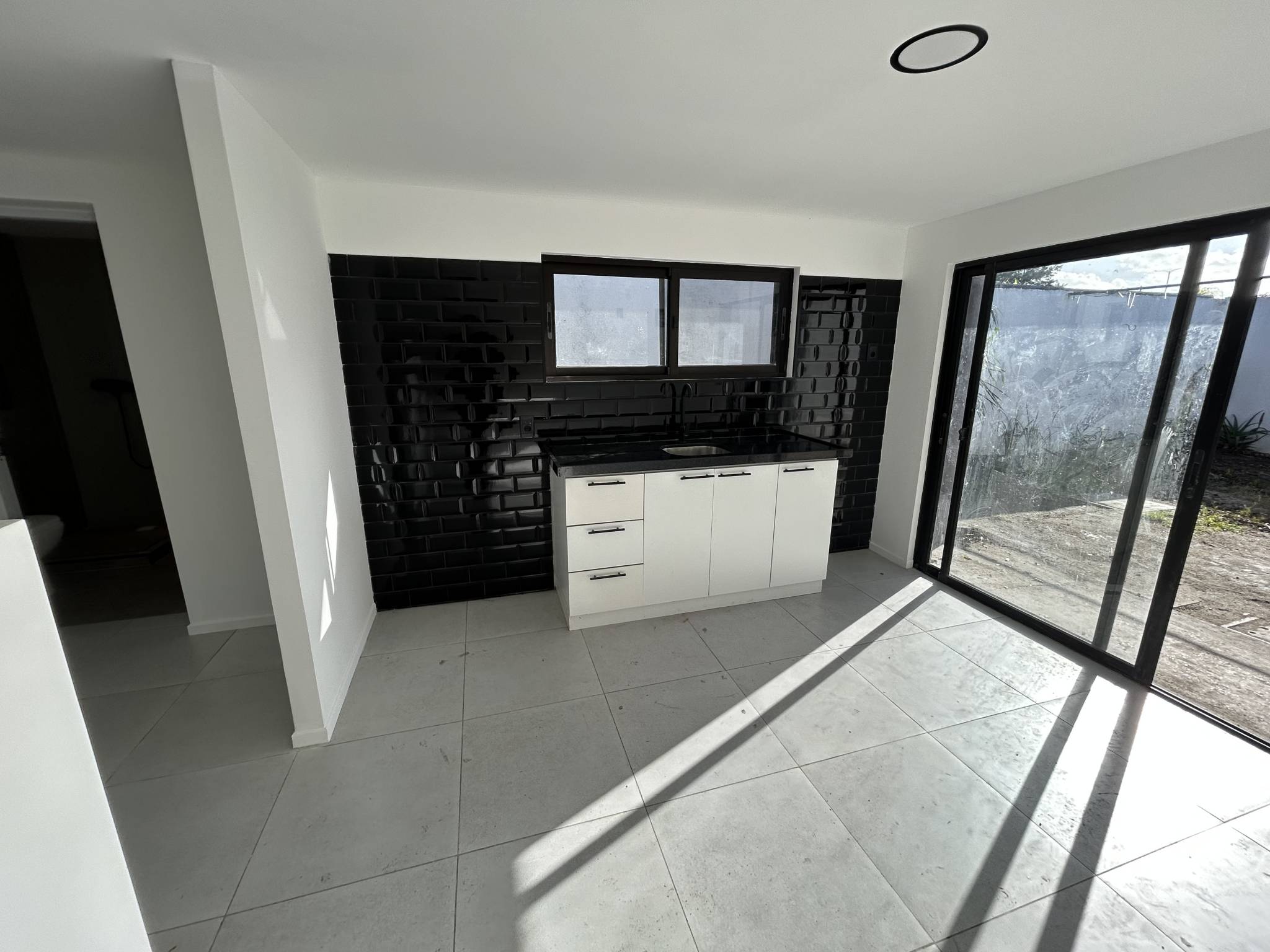 Alquiler de Apartamento en De los Constituyentes ( ex calle 34) con 1 dormitorios en Solymar