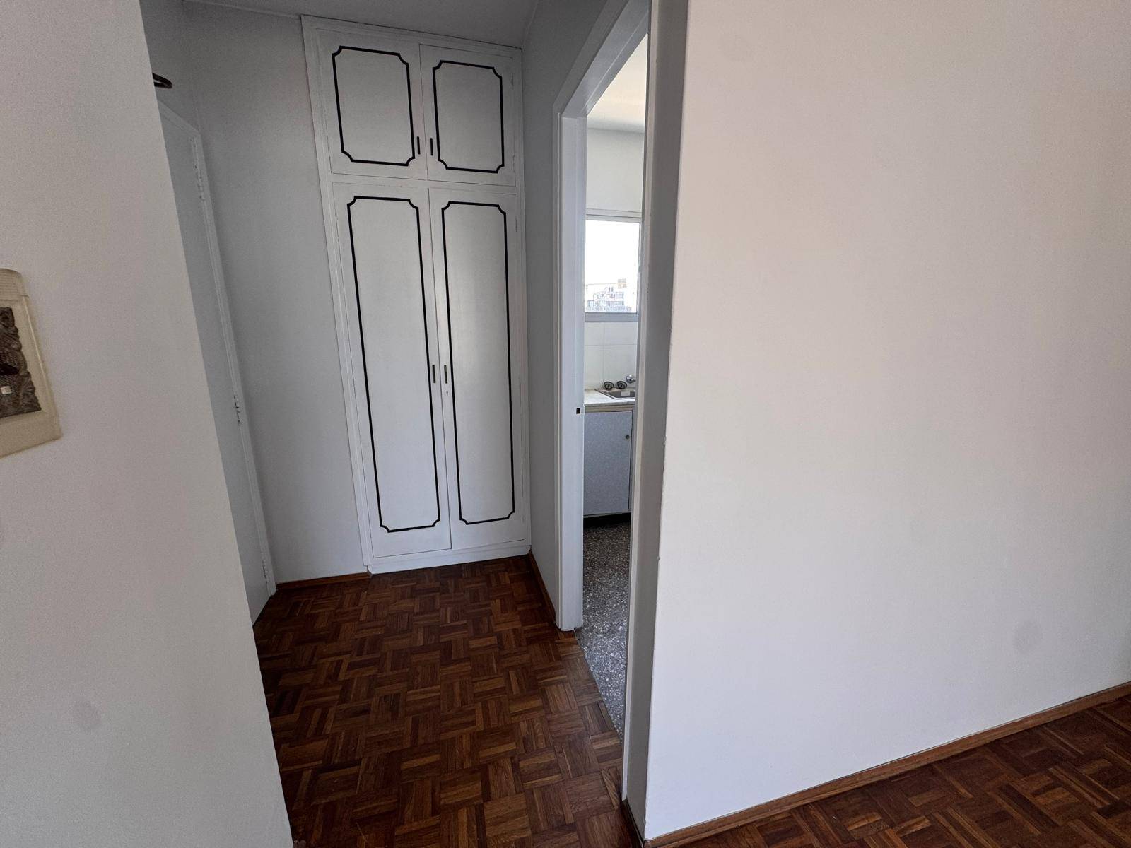 Alquiler de Apartamento en Av. 18 de Julio con 3 dormitorios en Tres cruces. · Foto 9