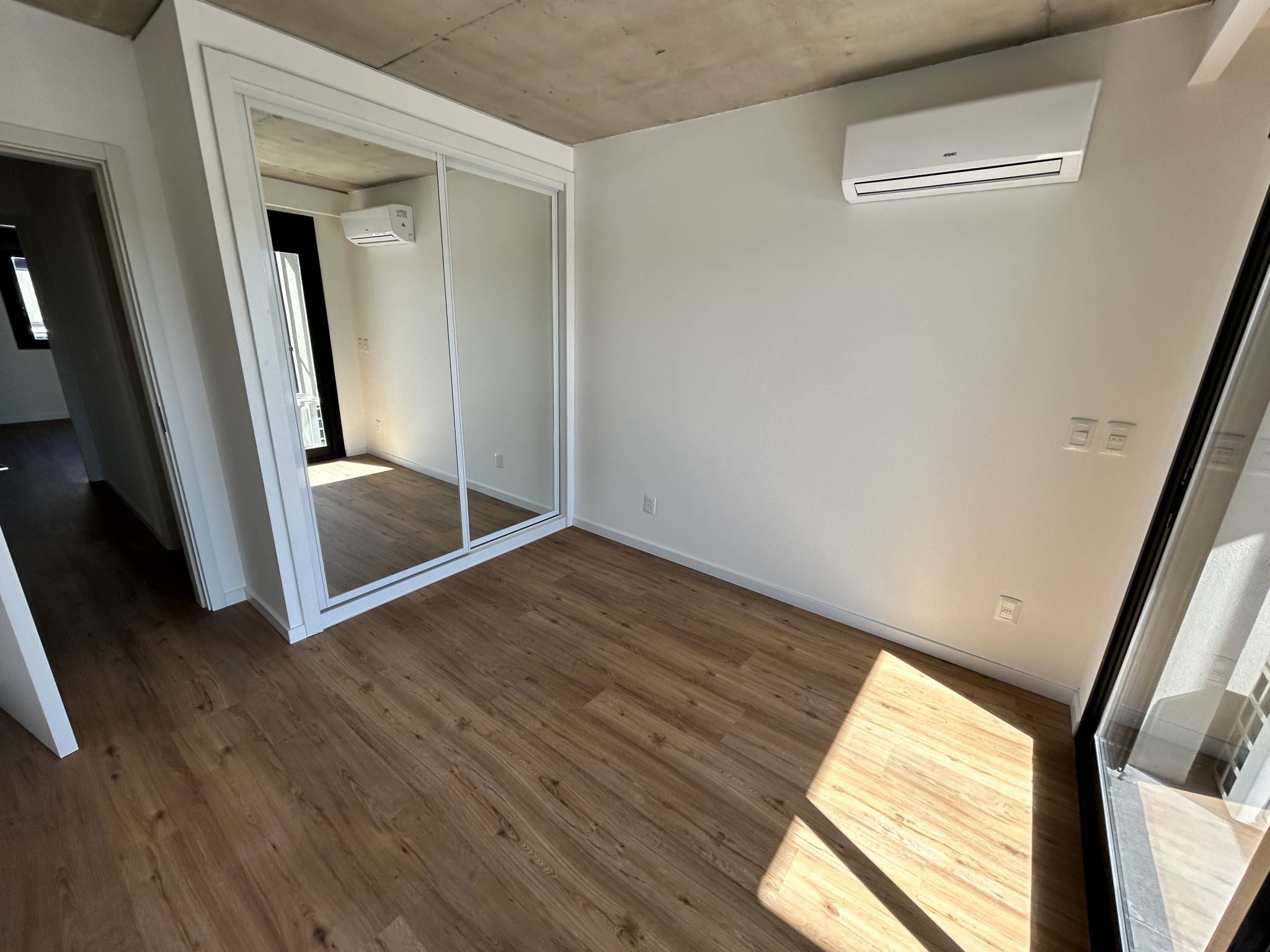 Alquiler de Apartamento en Av.Gral Rivera con 2 dormitorios en Pocitos · Foto 9