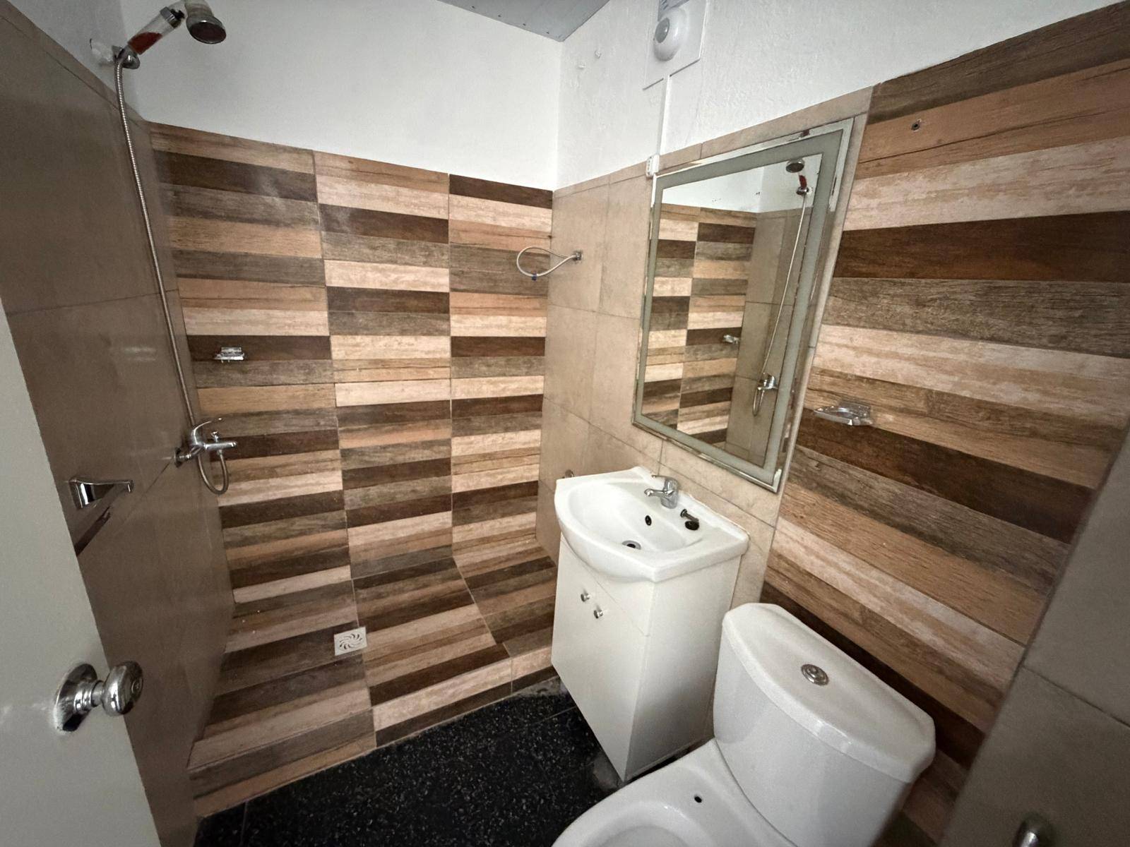 Alquiler de Apartamento en Camino Carrasco con 2 dormitorios en Malvin Alto · Foto 10