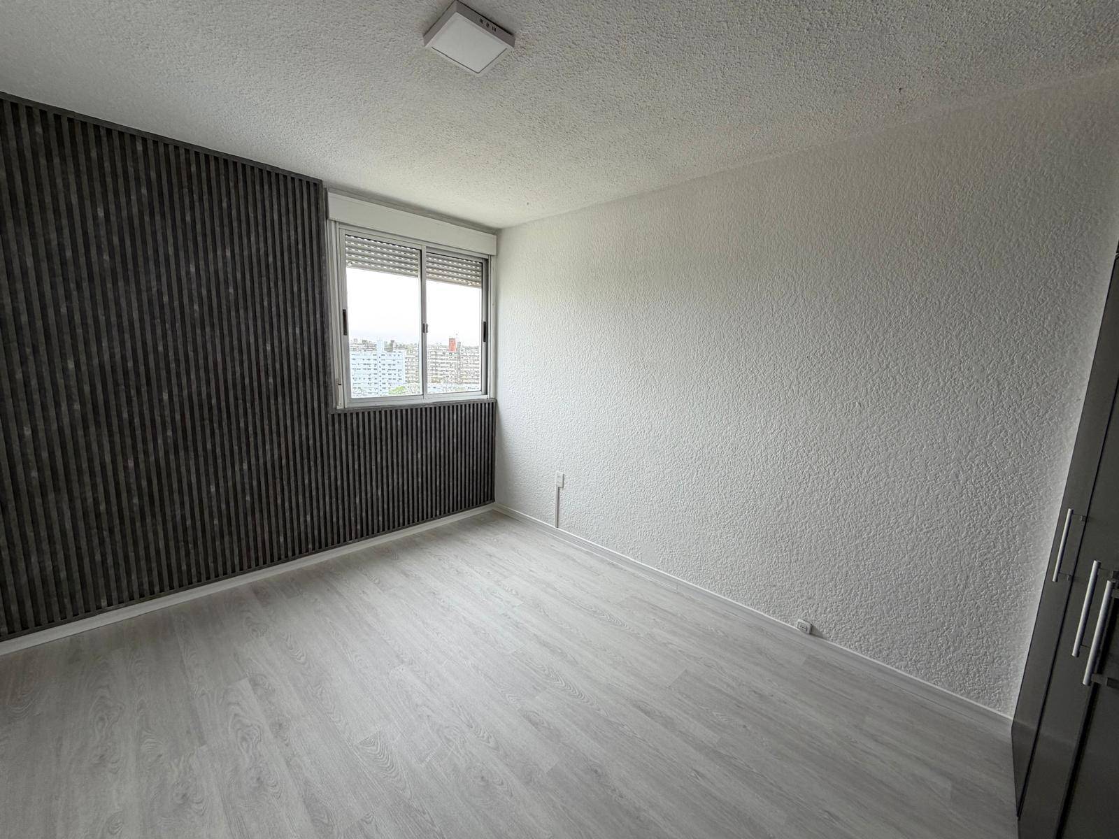 Alquiler de Apartamento en Camino Carrasco con 2 dormitorios en Malvin Alto · Foto 12
