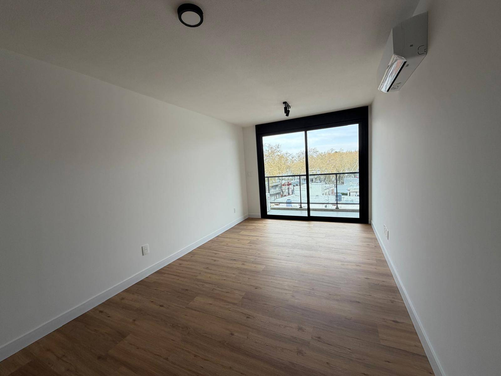 Alquiler de Apartamento en Avenida Millan y Br. Artigas con 1 dormitorio terraza y garage en Reducto · Foto 10