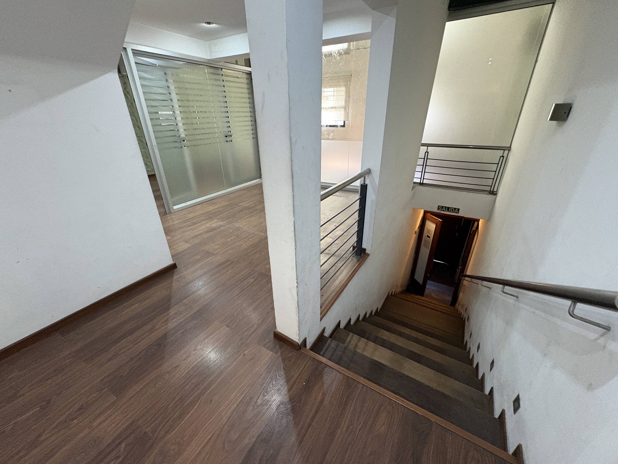 Alquiler de Local comercial en Cerrito e Ituzaingo, con 334 Mts2 en Ciudad vieja · Foto 5