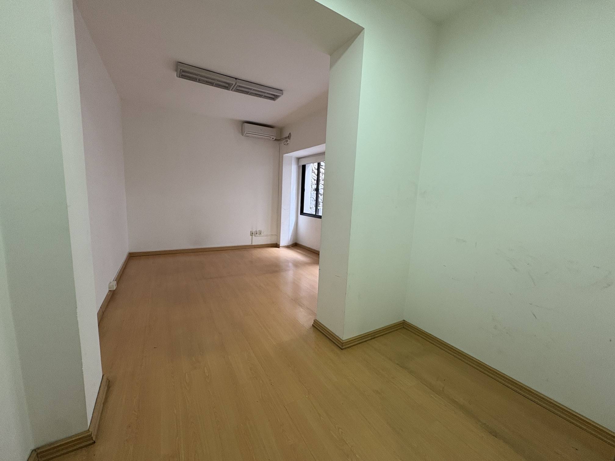 Alquiler de Local comercial en Cerrito e Ituzaingo, con 334 Mts2 en Ciudad vieja · Foto 7