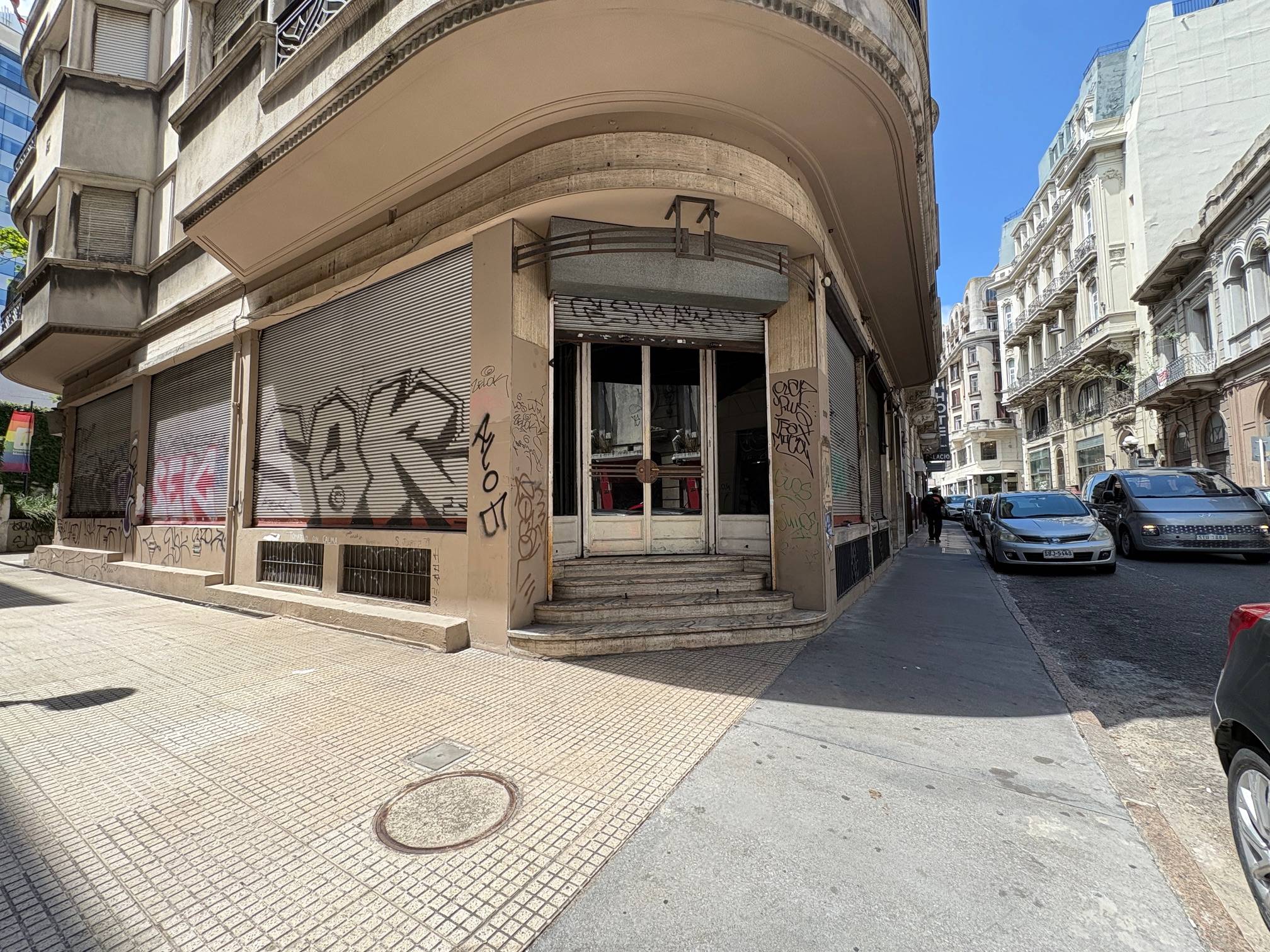 Cesion de Alquiler de Local comercial en Bartolome Mitre con 131 Mts2 en Ciudad vieja · Foto 2