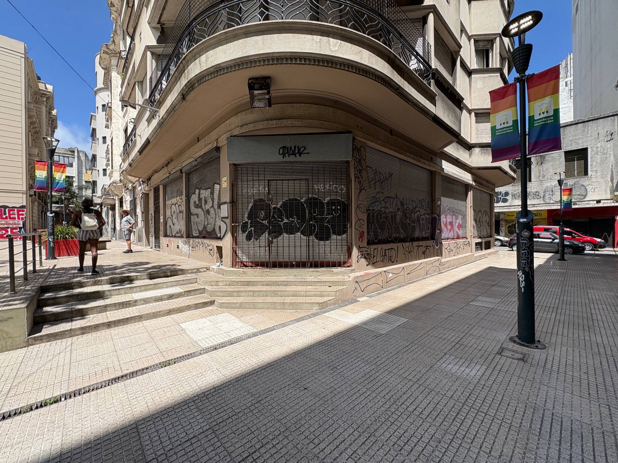 Cesion de Alquiler de Local comercial en Bartolome Mitre con 131 Mts2 en Ciudad vieja