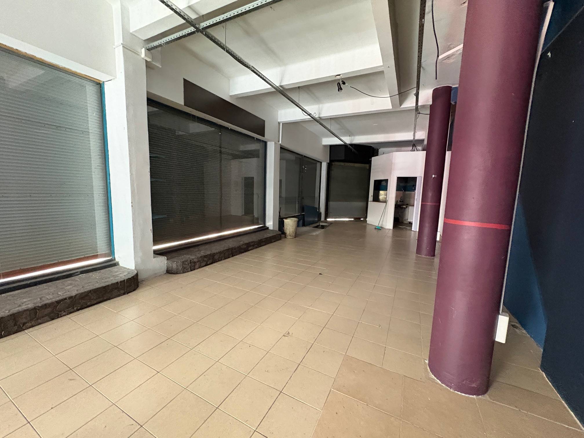 Cesion de Alquiler de Local comercial en Bartolome Mitre con 131 Mts2 en Ciudad vieja · Foto 5