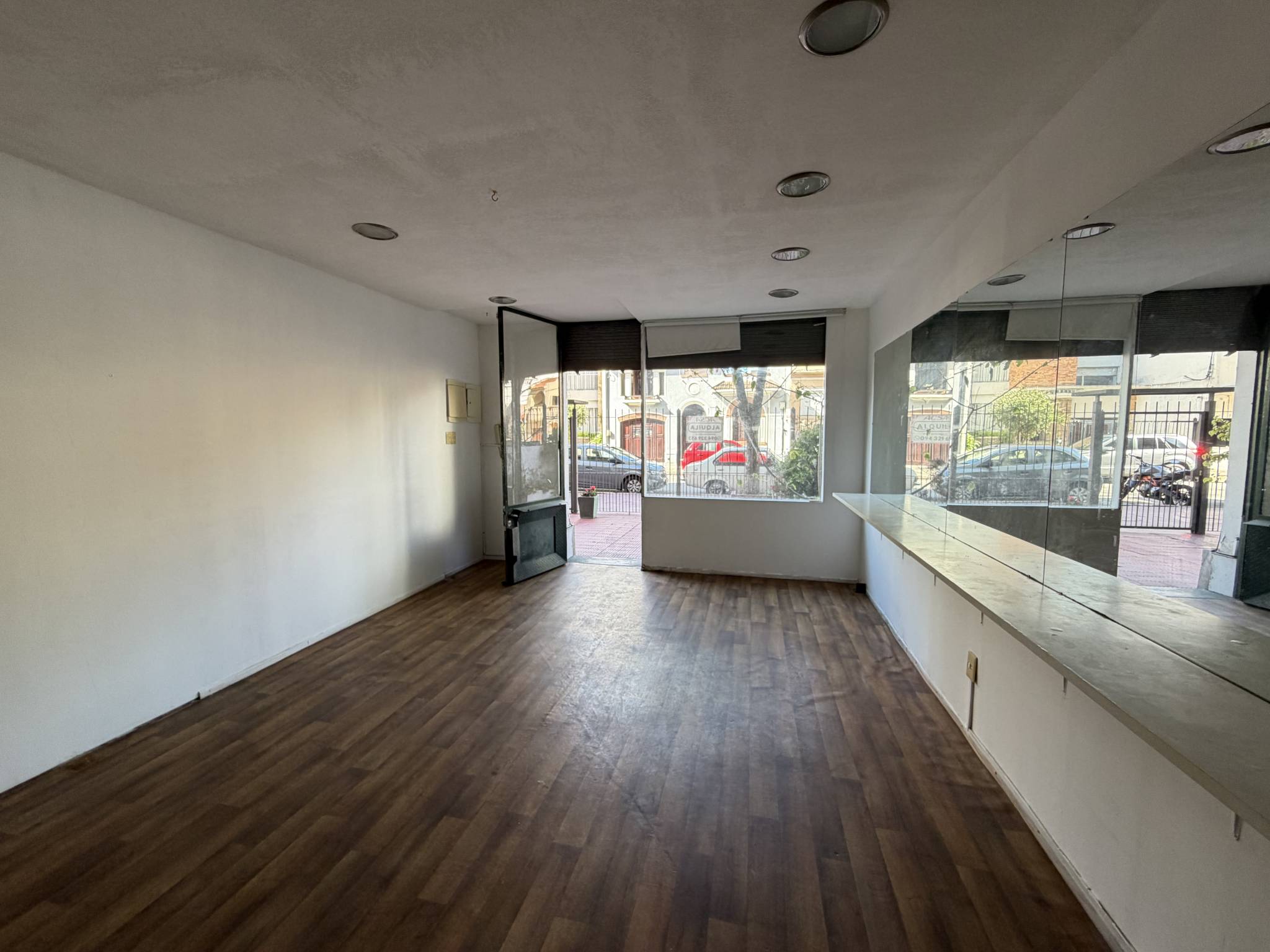 Alquiler Local comercial de 50 Mts2 en Pocitos · Foto 2