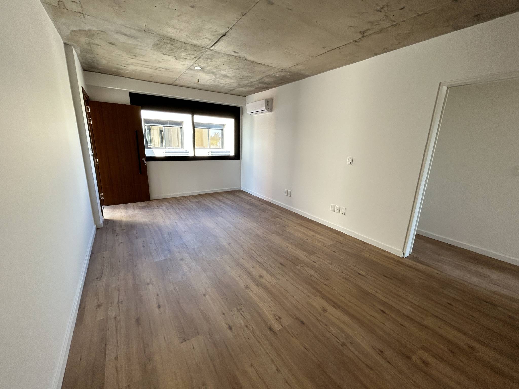 Alquiler de Apartamento en Av.Gral Rivera con 2 dormitorios en Pocitos · Foto 2