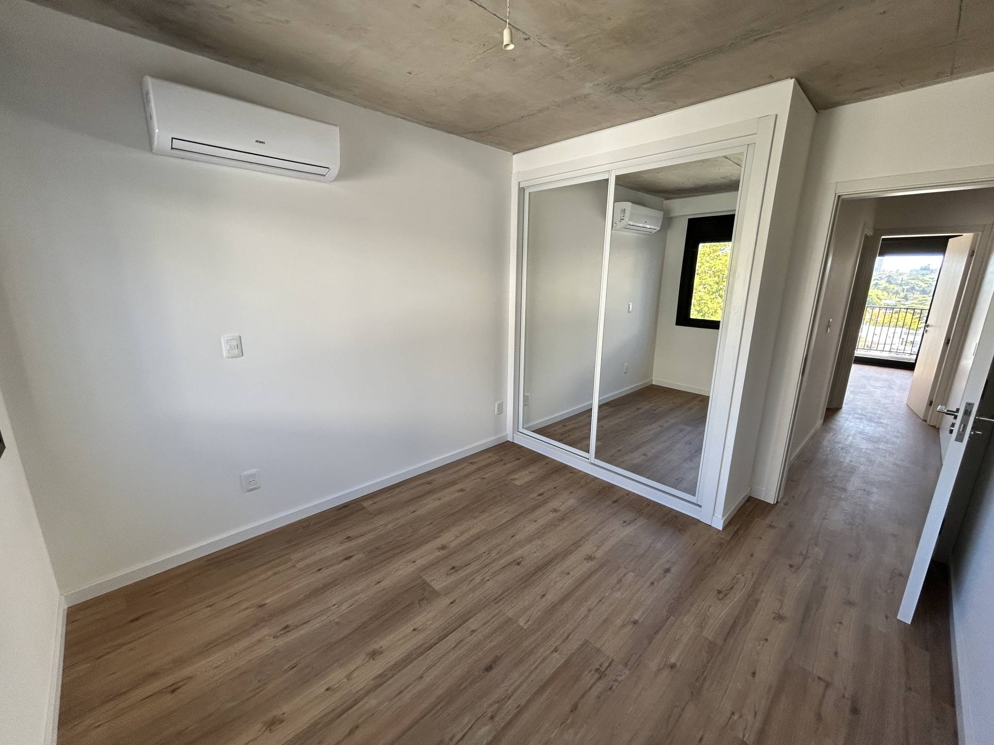 Alquiler de Apartamento en Av.Gral Rivera con 2 dormitorios en Pocitos · Foto 6