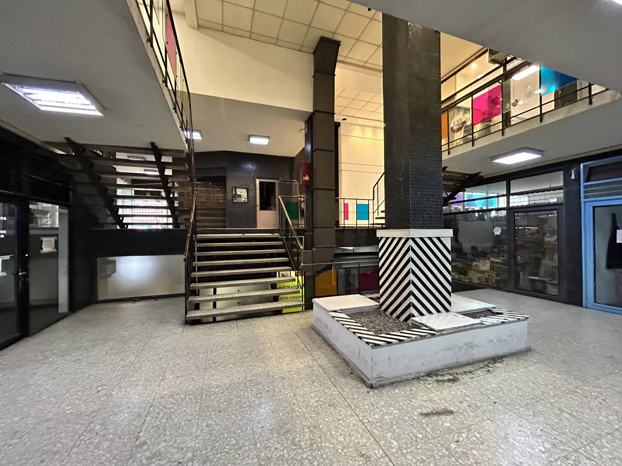 Alquiler de Local comercial en Av. 18 de Julio con 15 Mts2 en Centro · Photo 4