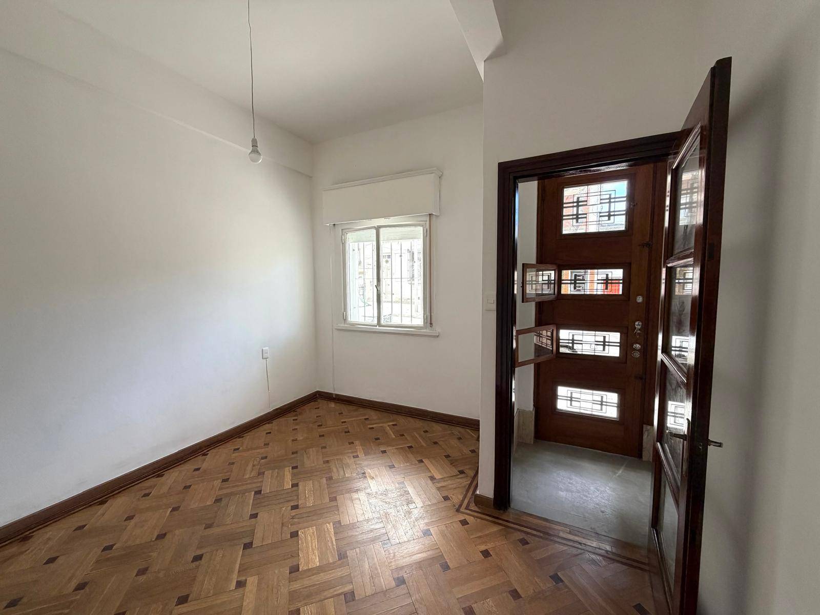 Alquiler de Casa o Apartamento en Juan Paullier con 2 dormitorios en Tres cruces · Foto 1