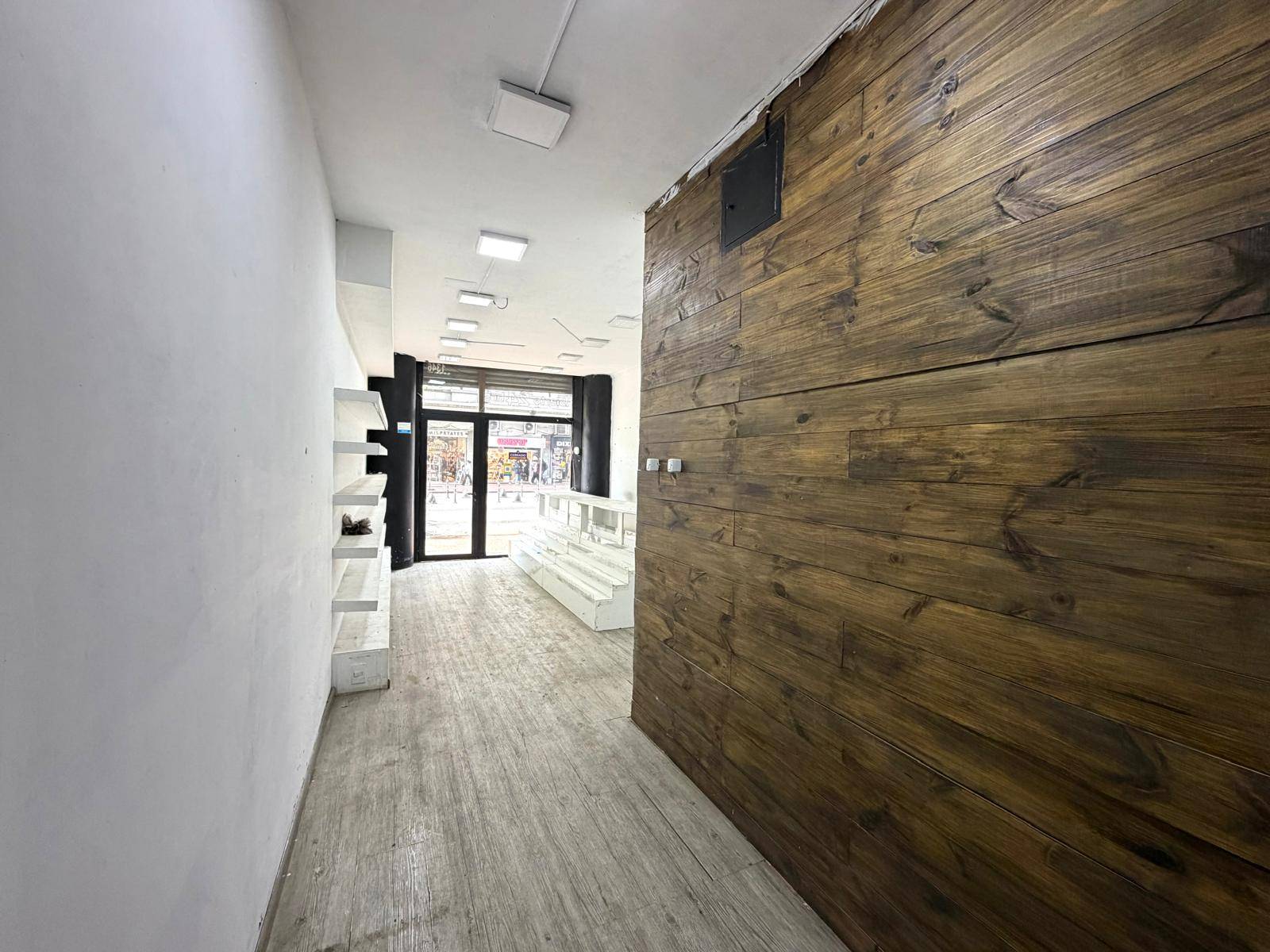 Alquiler de Local comercial en Avenida 18 de Julio con 140 Mts2 en Centro · Foto 6