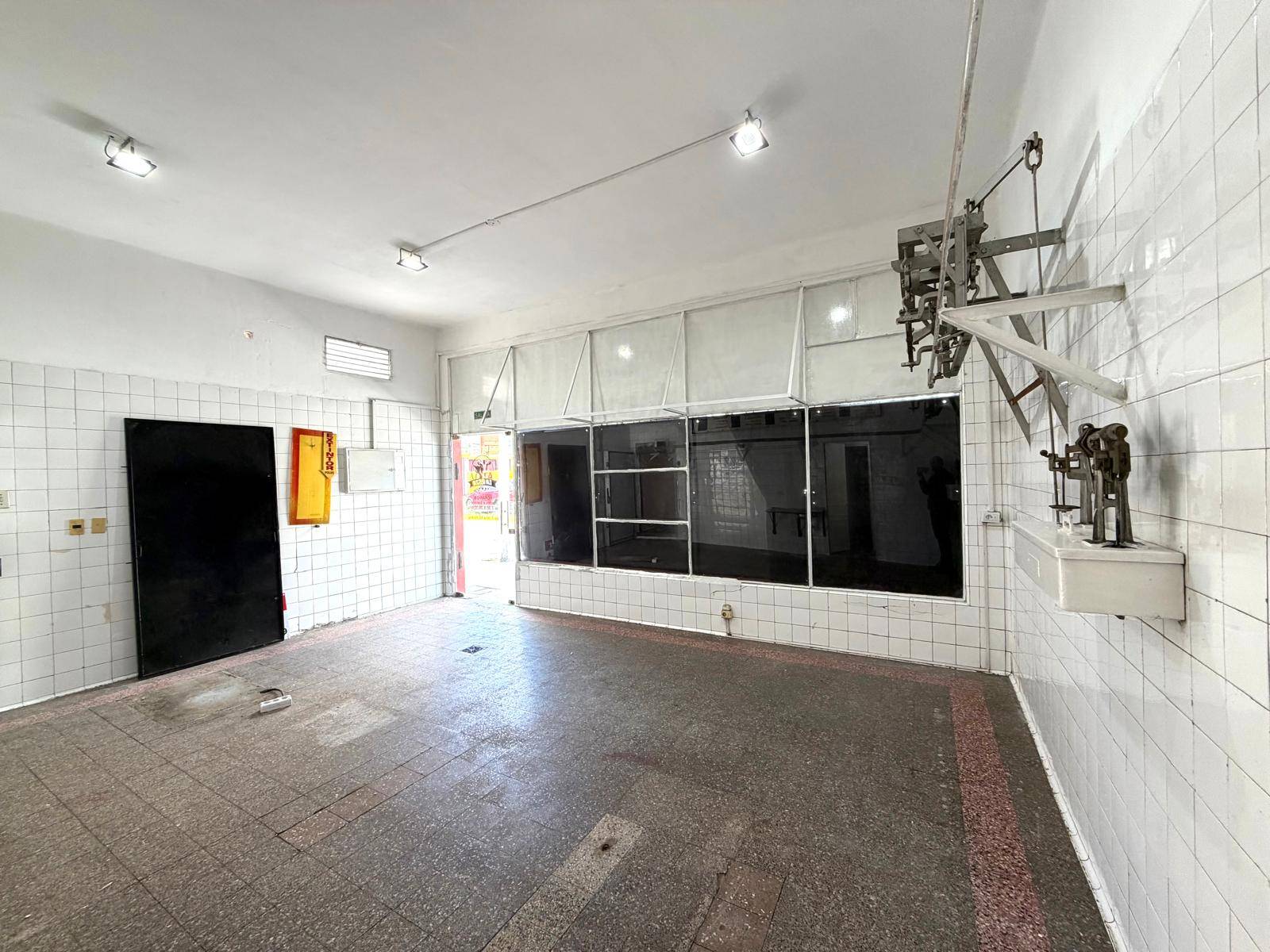 Alquiler de Local comercial en Avenida Jose Gervasio Artigas con 48 Mts2 en Ciudad de la paz · Foto 3