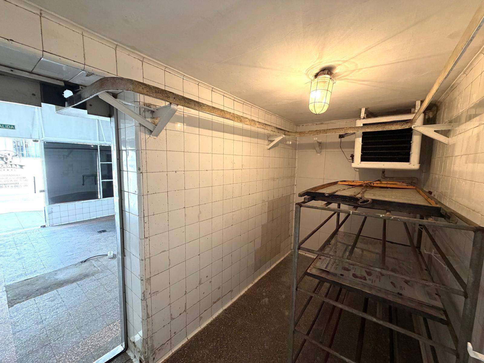 Alquiler de Local comercial en Avenida Jose Gervasio Artigas con 48 Mts2 en Ciudad de la paz · Foto 6