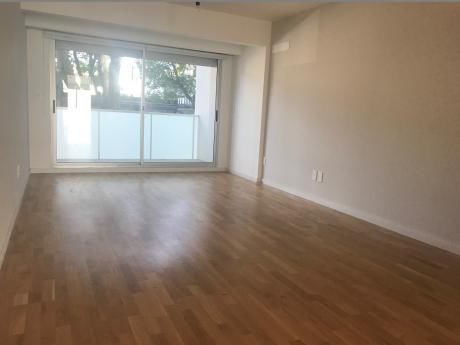 Estrena, Patio Y Parrillero