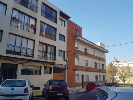 Blanes Y Muller 50mts 2do Piso Interior Luminoso Camaras Gc1600