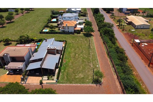 VENDO AMPLIO TERRENOEN CIUDAD DEL ESTE — foto 2