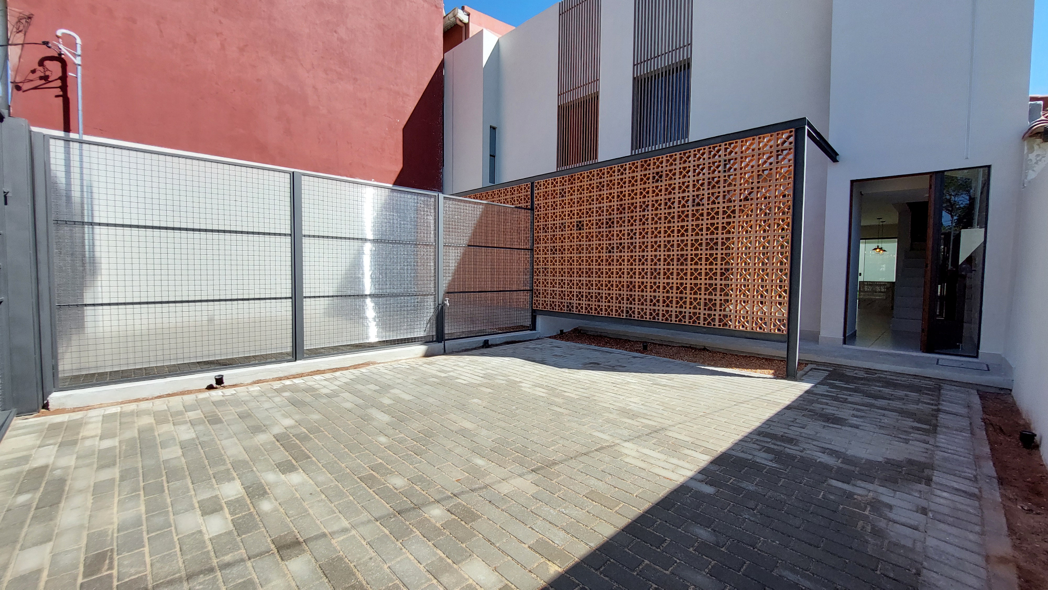 Dúplex En Fernando De La Mora Zona Norte. — foto 2