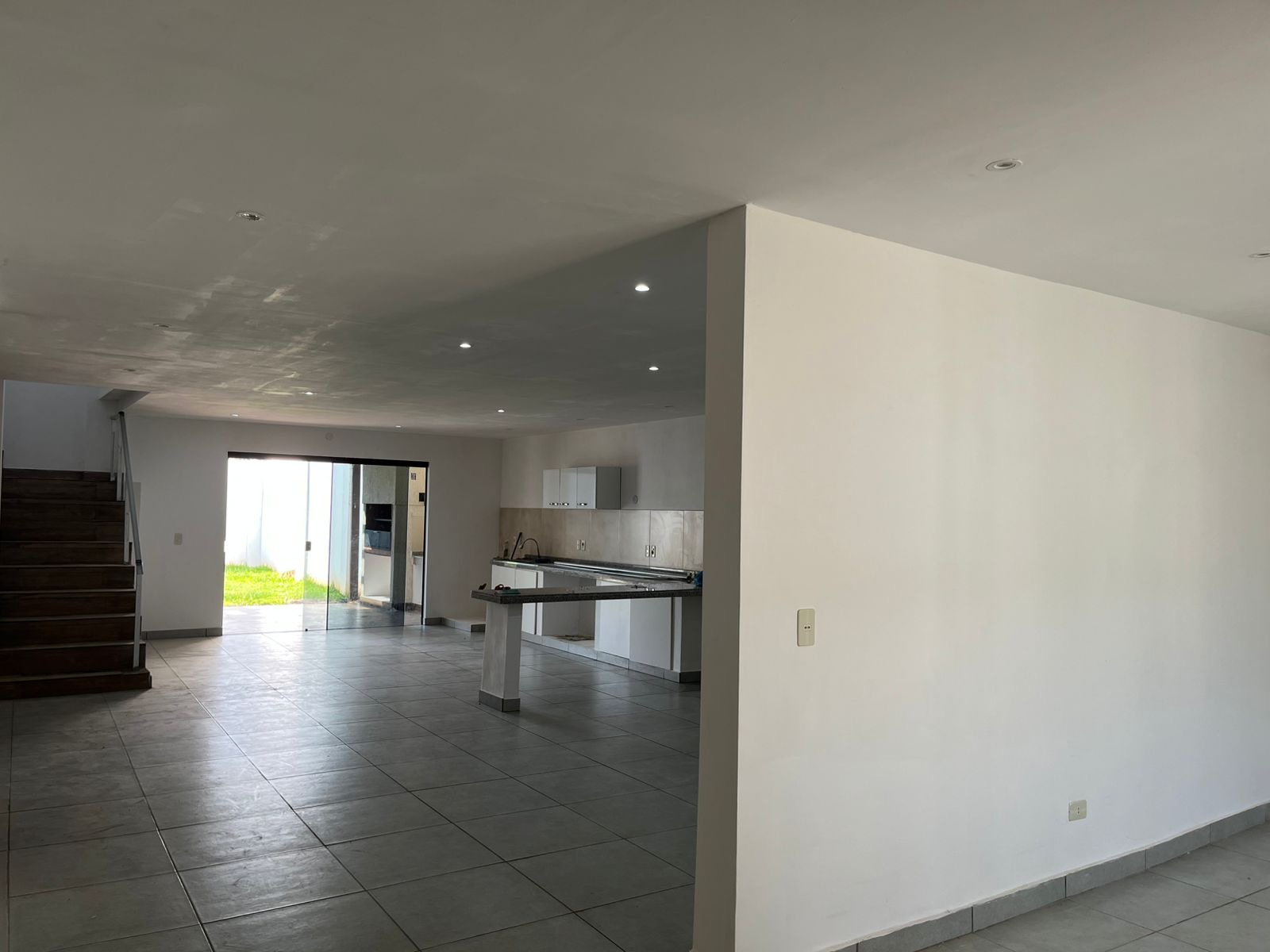 Alquilo Casa de 6 habitaciones en Lambaré Valle Apu’a — foto 3