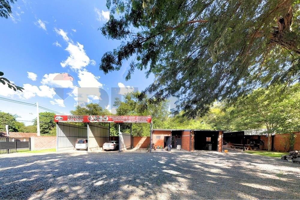 VENDO LAVADERO Y SALONES COMERCIALES EN AREGUA — foto 3
