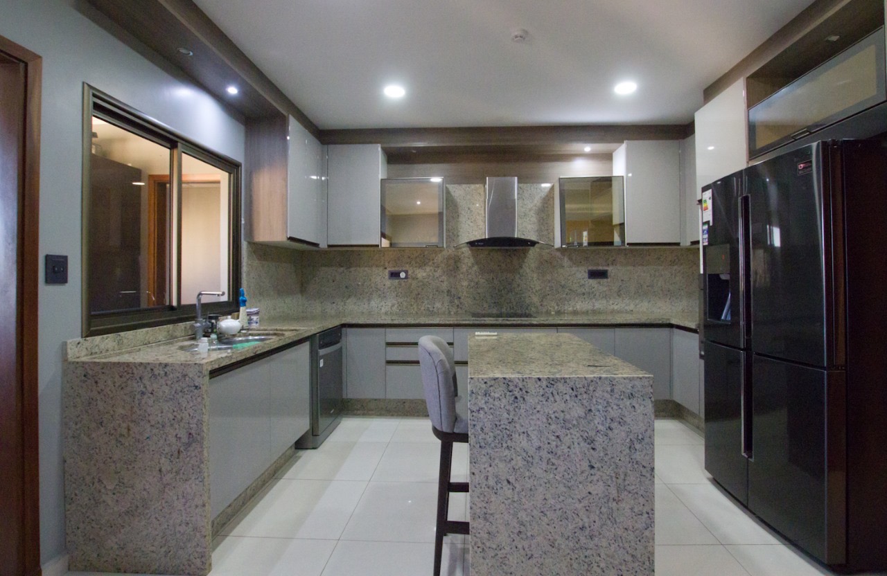 Las Lomas: Edificio Dominica: DEPARTAMENTO EN SEMIPISO FINAMENTE AMUEBLADO. — foto 3