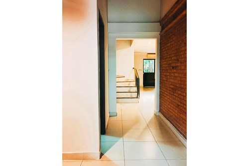 ALQUILO DUPLEX EN LOMA MERLO LUQUE — foto 3
