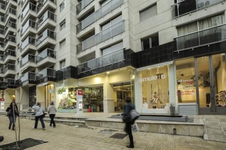 Se Alquila Local Comercial En Micenas Mall