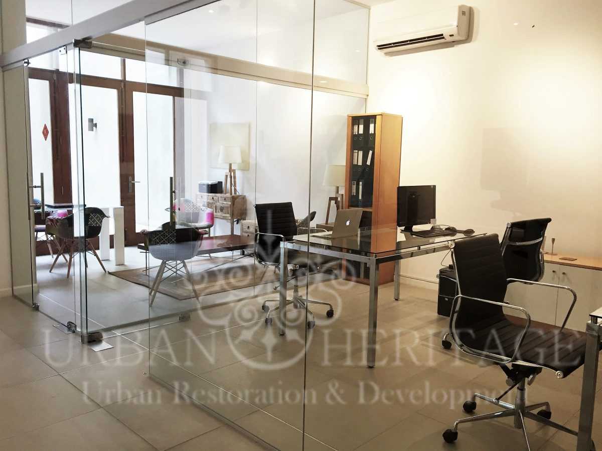 Early 20th Century Restored Retail Space in the Heart of Port Market · Foto 7