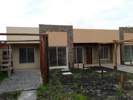 Dos Casas A Estrenar En Shangrila Sur