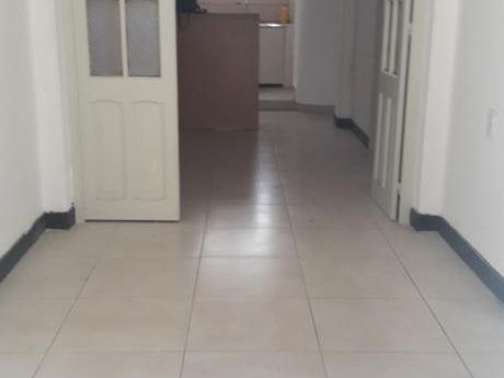 Ciudad Vieja, 3 Dorm Amplios Ambientes! Luminoso! 2do Por Esc, Port 24hs