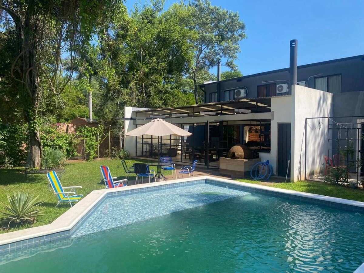 EN VENTA -CASA DE AUTOR DE ESTILO CONTEMPORÁNEO-SAN BERNARDINO , barrio Jardin — foto 2