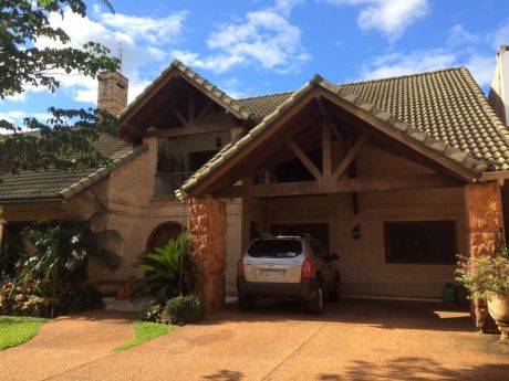 Hermosa Casa En Alquiler- Barrio Cerrado Las Pierdas En Luque