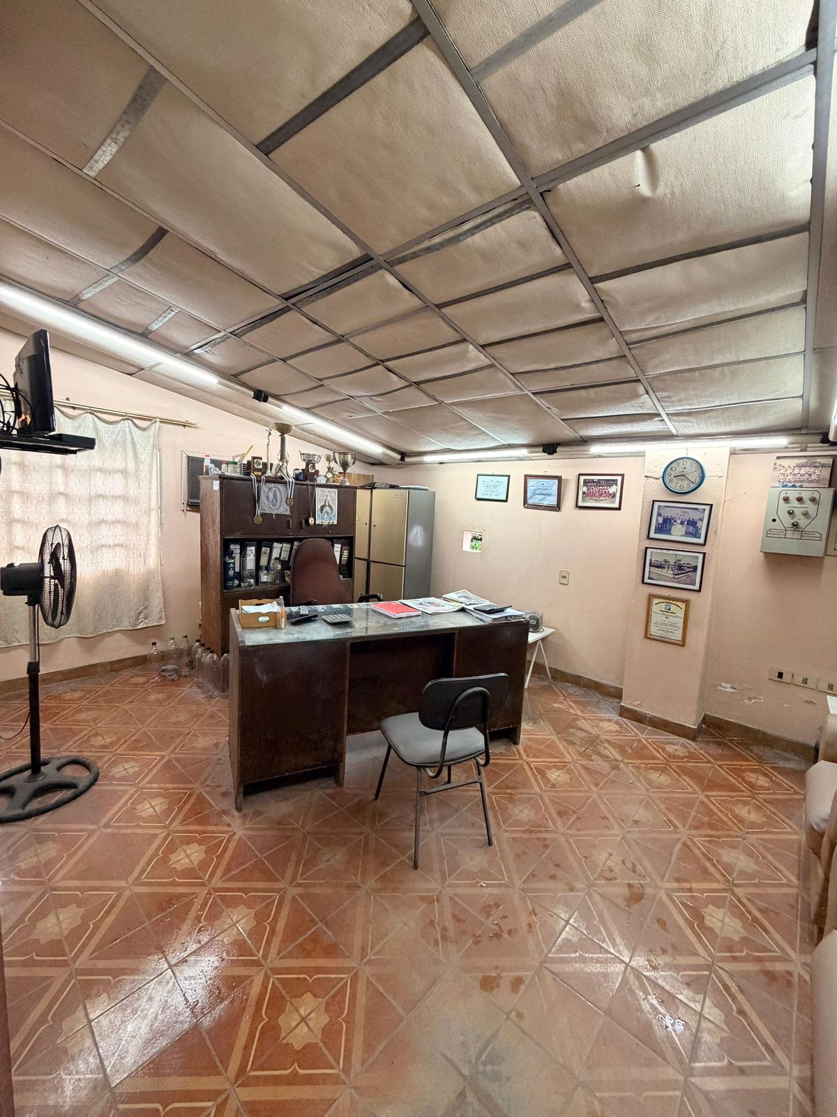 ALQUILO PROPIEDAD COMERCIAL EN LAMBARÉ — foto 2