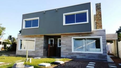 Estrene Sobre Asfaltada!! Excelente Construcción!!