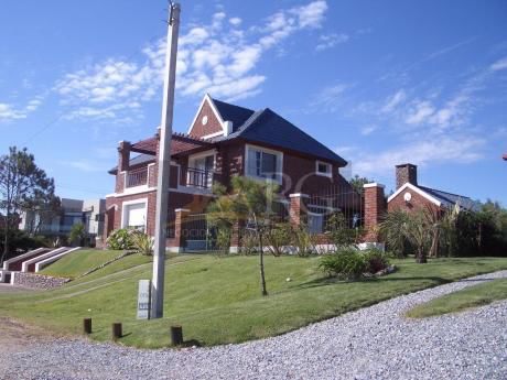 Hermoso Chalet En Pinares De Portezuelo