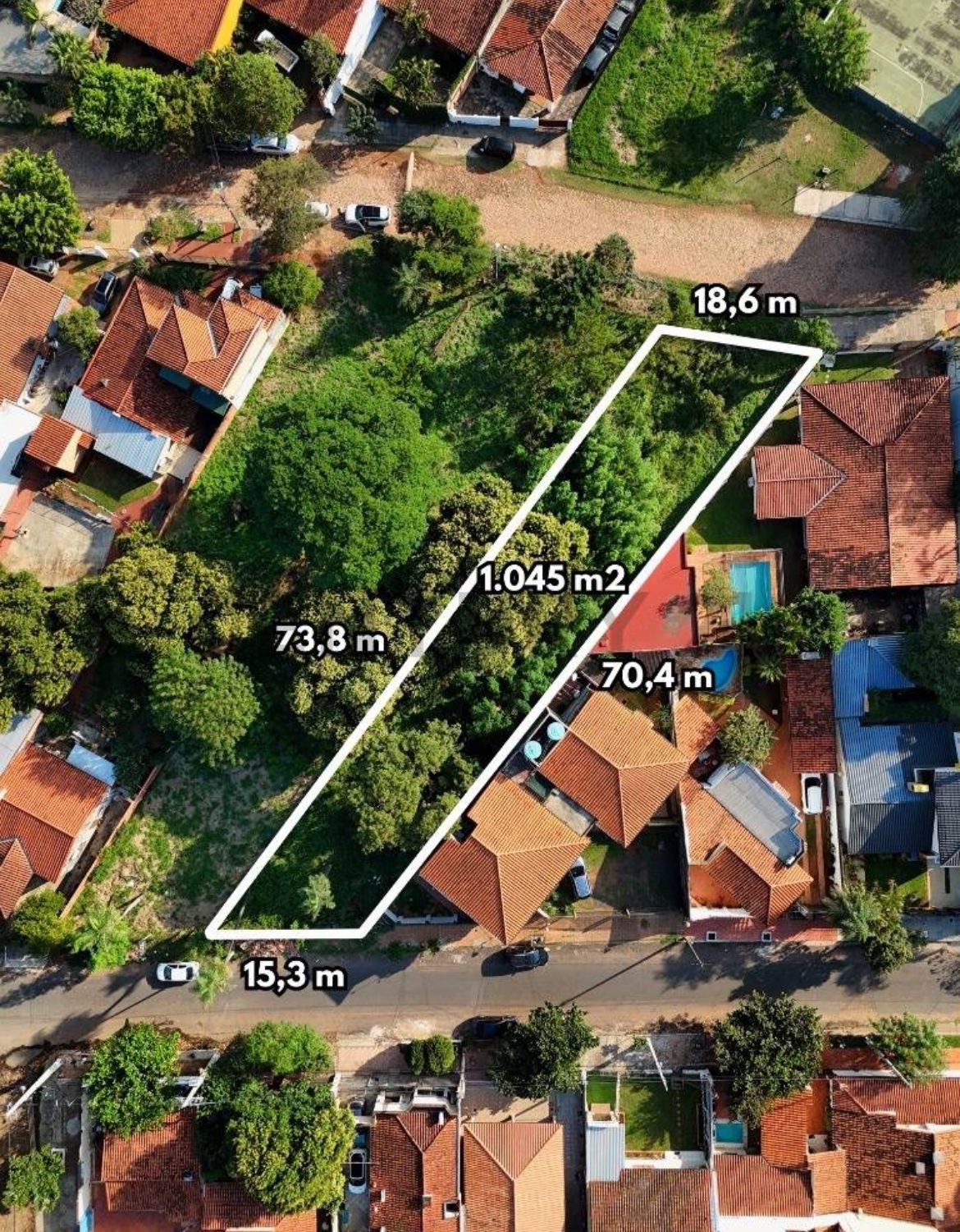 VENDO AMPLIO TERRENO CON SALIDA DE CALLE A CALLE ZONA CACIQUE LAMBARÉ — foto 3